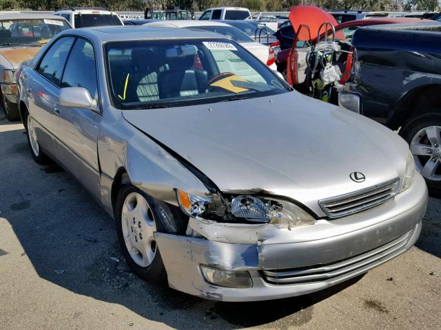 JT8BF28G8Y5094291 - 2000 LEXUS ES 300 SILVER photo 1