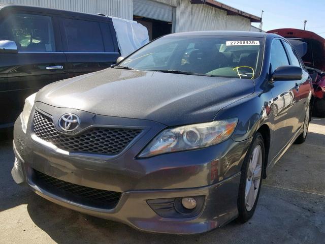 4T1BF3EK1AU036191 - 2010 TOYOTA CAMRY BASE GRAY photo 2