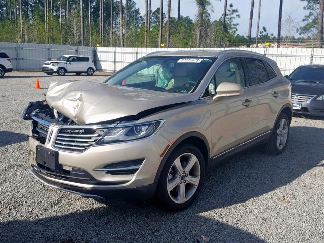 5LMCJ1C95HUL57469 - 2017 LINCOLN MKC PREMIE BEIGE photo 2