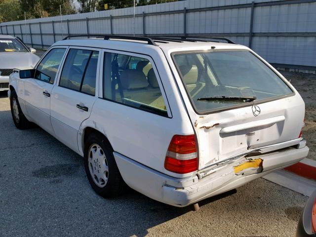 WDBEA92E4SF320744 - 1995 MERCEDES-BENZ E 320 WHITE photo 3