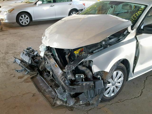 3VW2K7AJ7BM069400 - 2011 VOLKSWAGEN JETTA BASE SILVER photo 9