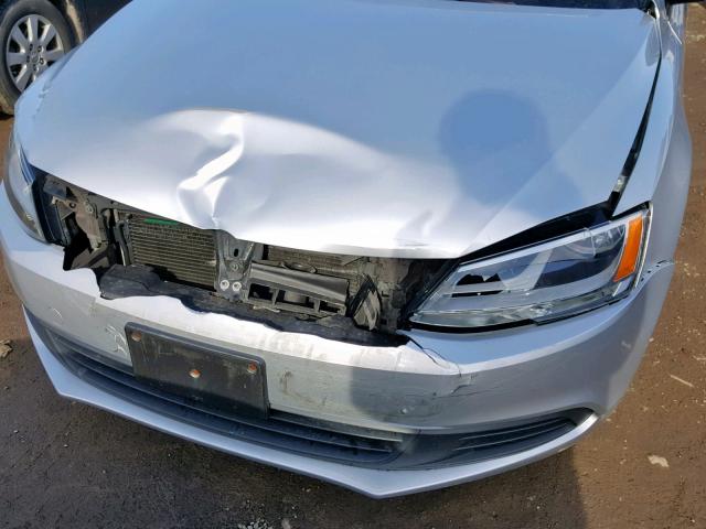 3VW2K7AJ3DM236113 - 2013 VOLKSWAGEN JETTA BASE SILVER photo 9