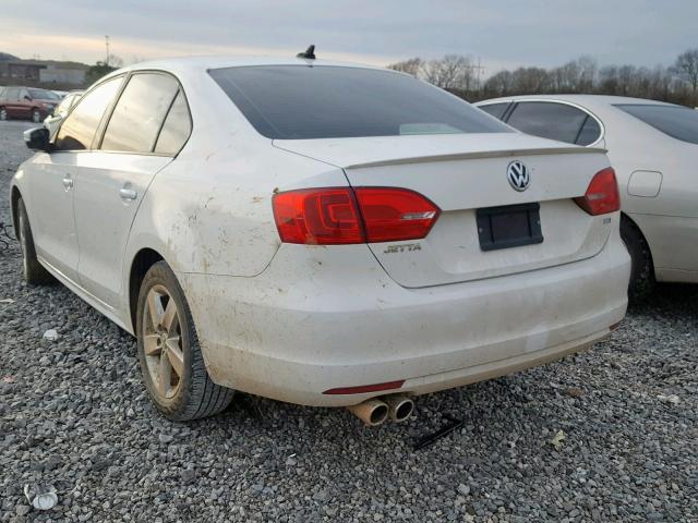 3VW3L7AJXBM092591 - 2011 VOLKSWAGEN JETTA TDI WHITE photo 3