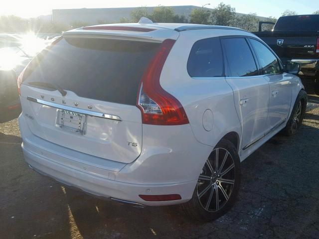 YV440MDMXG2912393 - 2016 VOLVO XC60 T5 WHITE photo 4