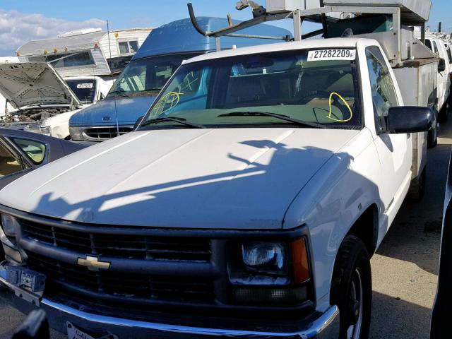 1GBGC34R8YR211426 - 2000 CHEVROLET C3500 WHITE photo 2