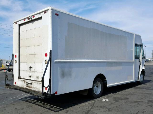 4UZAAPDH77CY13818 - 2007 FREIGHTLINER CHASSIS M WHITE photo 4