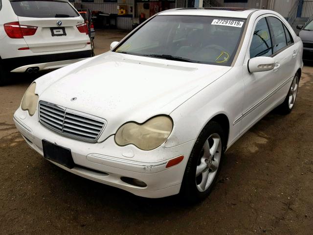 WDBRF61J91F095168 - 2001 MERCEDES-BENZ C 240 WHITE photo 2