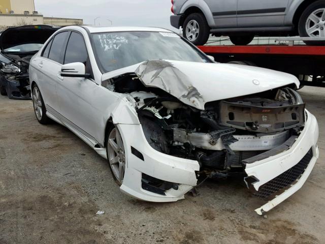 WDDGF4HB9EA957275 - 2014 MERCEDES-BENZ C 250 WHITE photo 1