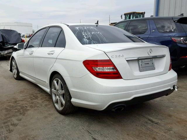 WDDGF4HB9EA957275 - 2014 MERCEDES-BENZ C 250 WHITE photo 3