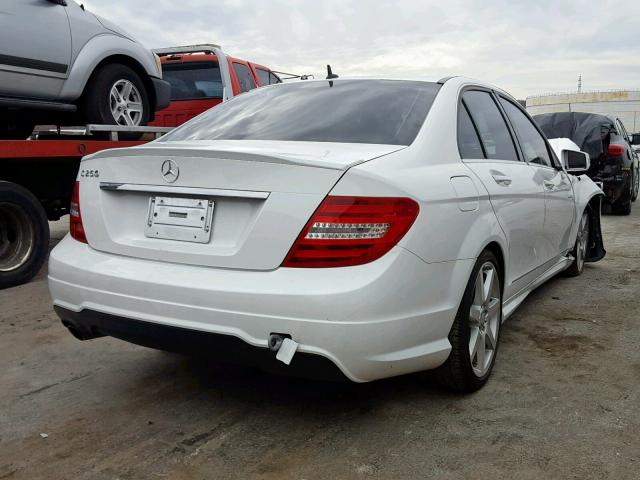 WDDGF4HB9EA957275 - 2014 MERCEDES-BENZ C 250 WHITE photo 4