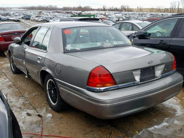 2FAFP73W7YX158868 - 2000 FORD CROWN VICT GRAY photo 3