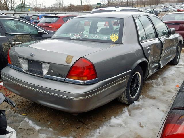 2FAFP73W7YX158868 - 2000 FORD CROWN VICT GRAY photo 4