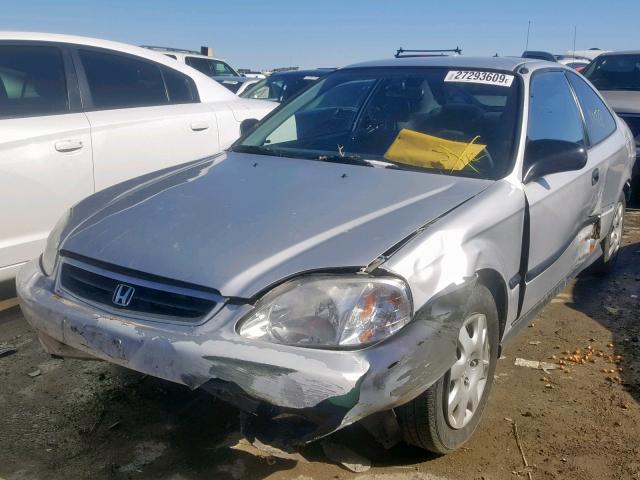 1HGEJ6128YL082710 - 2000 HONDA CIVIC DX SILVER photo 2