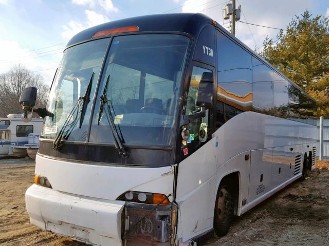 2M93JMPAX4W062399 - 2004 MOTOR COACH INDUSTRIES TRANSIT BU WHITE photo 2