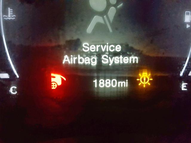 ZACCJBAB4JPJ54743 - 2018 JEEP RENEGADE S წითელი ფოტო 8