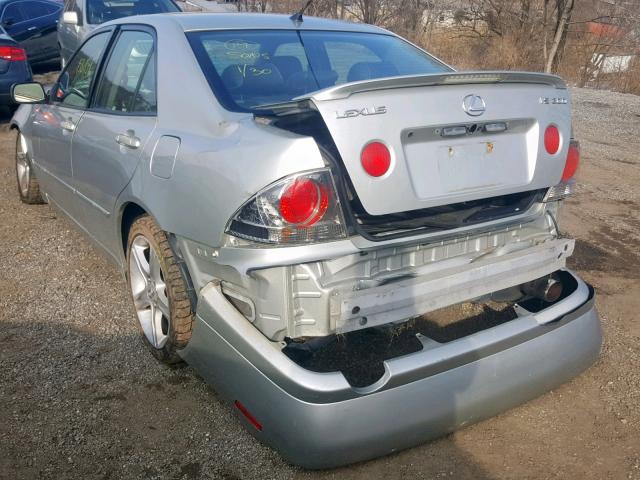 JTHBD192220052206 - 2002 LEXUS IS 300 SILVER photo 3