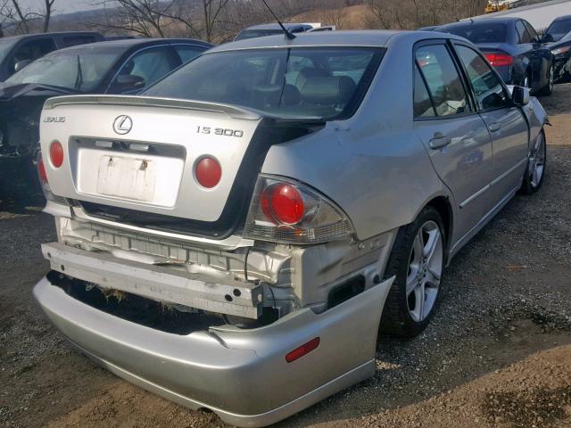 JTHBD192220052206 - 2002 LEXUS IS 300 SILVER photo 4