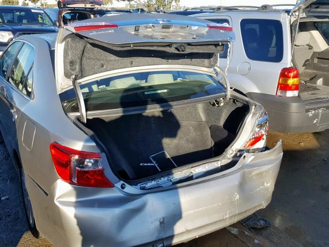 4T1BD1FK4DU082983 - 2013 TOYOTA CAMRY HYBR GRAY photo 9