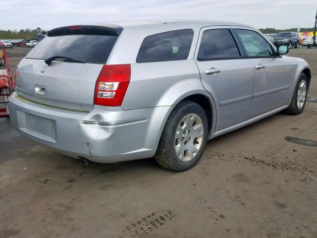 2D4FV47T37H755364 - 2007 DODGE MAGNUM SE SILVER photo 4