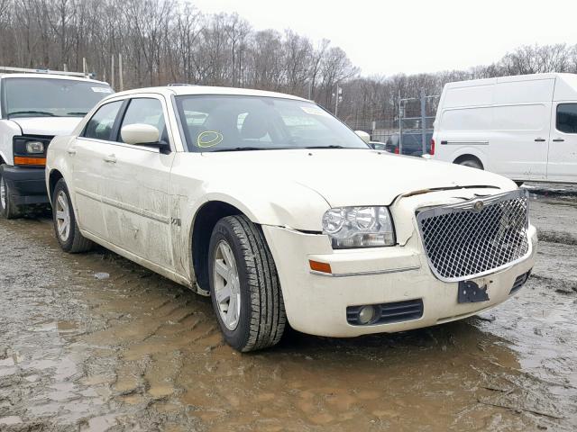 2C3AA53G05H188811 - 2005 CHRYSLER 300 TOURIN WHITE photo 1