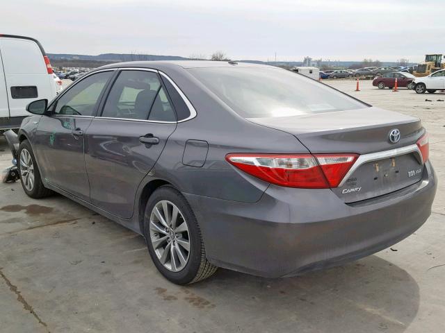 4T1BD1FK4HU217286 - 2017 TOYOTA CAMRY HYBR GRAY photo 3