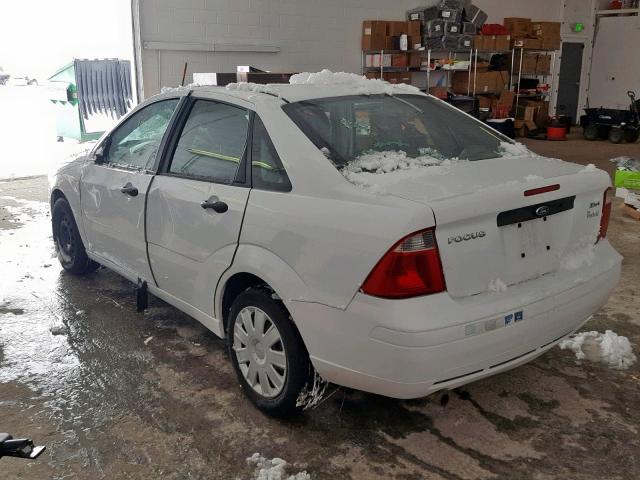 1FAFP34NX5W312558 - 2005 FORD FOCUS ZX4 WHITE photo 3