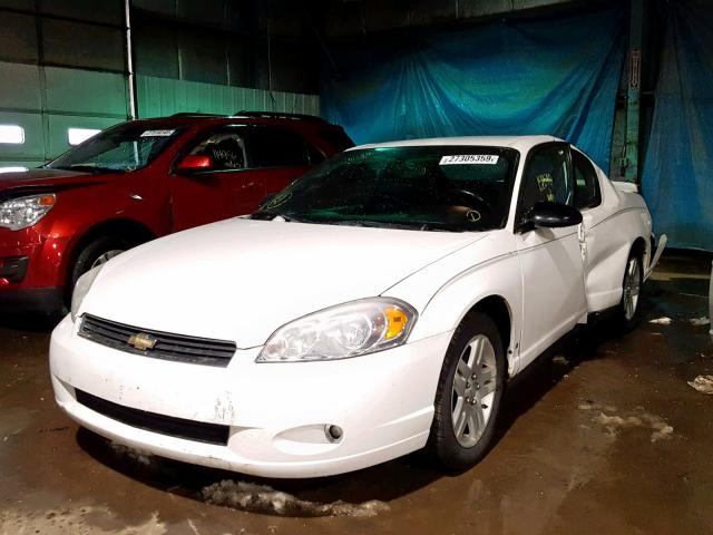 2G1WK151569212315 - 2006 CHEVROLET MONTE CARL WHITE photo 2