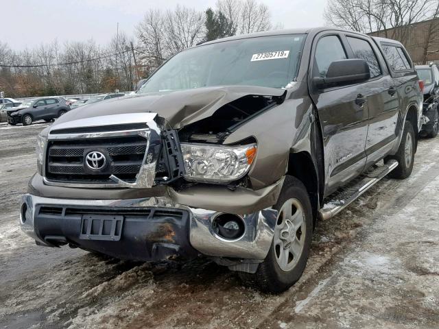 5TFDY5F14DX321723 - 2013 TOYOTA TUNDRA CRE TAN photo 2