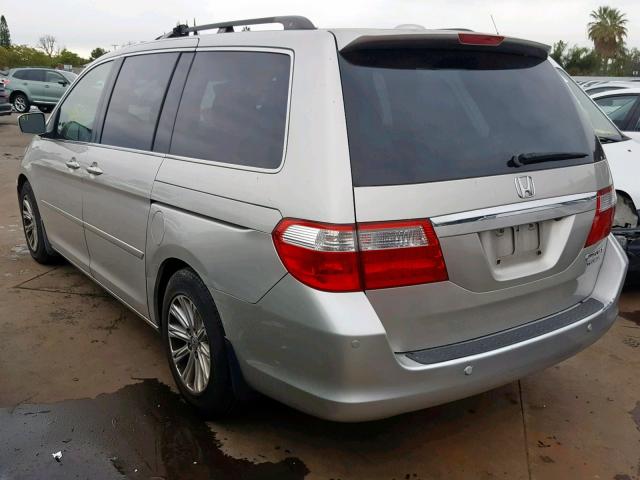 5FNRL38835B017104 - 2005 HONDA ODYSSEY TO SILVER photo 3