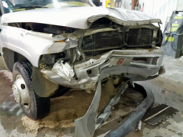 1B7MC3360XJ553245 - 1999 DODGE RAM 3500 SILVER photo 9