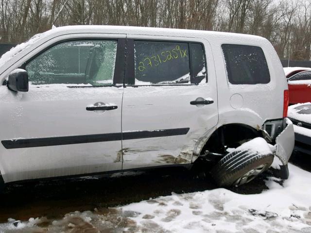 5FNYF4H20AB020119 - 2010 HONDA PILOT LX SILVER photo 9