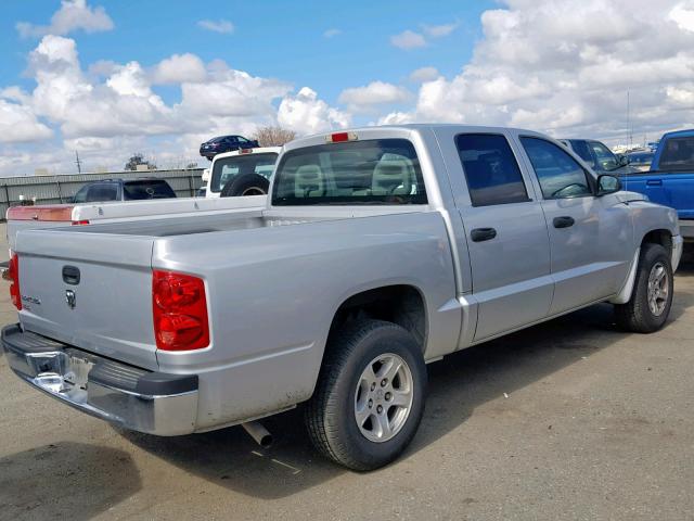 1D7HE48KX6S506133 - 2006 DODGE DAKOTA QUA SILVER photo 4