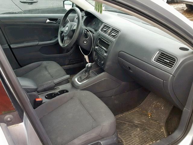 3VW2K7AJ4DM303818 - 2013 VOLKSWAGEN JETTA BASE SILVER photo 5