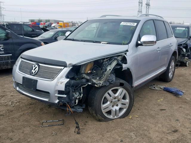 WVGZB77L27D022400 - 2007 VOLKSWAGEN TOUAREG V8 SILVER photo 2