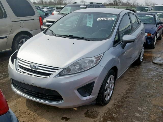 3FADP4BJ1CM102442 - 2012 FORD FIESTA SE SILVER photo 2