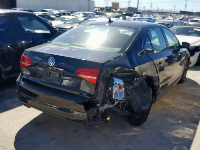 3VW2K7AJ9FM403514 - 2015 VOLKSWAGEN JETTA BASE BLACK photo 4