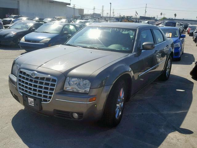 2C3LK53G88H128902 - 2008 CHRYSLER 300 TOURIN BEIGE photo 2