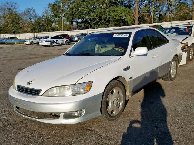 JT8BF28G2Y5100893 - 2000 LEXUS ES 300 WHITE photo 2