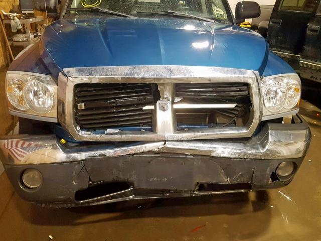 1D7HW48N55S365669 - 2005 DODGE DAKOTA QUA BLUE photo 9