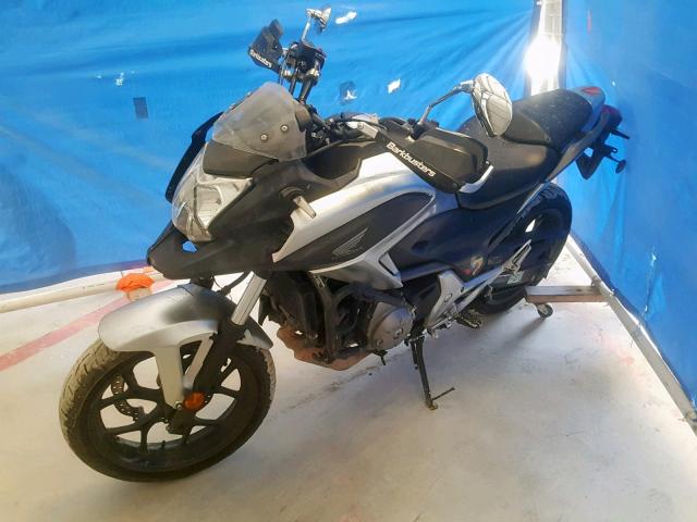 JH2RC6357CK000831 - 2012 HONDA NC700X SILVER photo 2