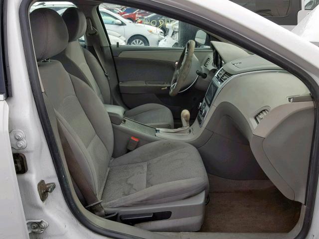 1G1ZA5EB0AF179918 - 2010 CHEVROLET MALIBU LS WHITE photo 5