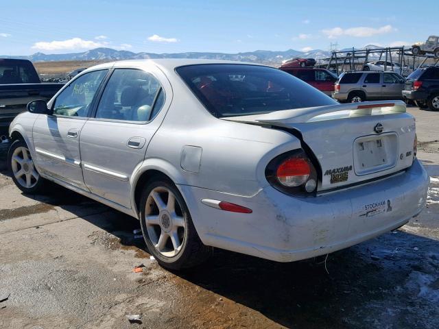 JN1CA31D51T825385 - 2001 NISSAN MAXIMA GXE WHITE photo 3