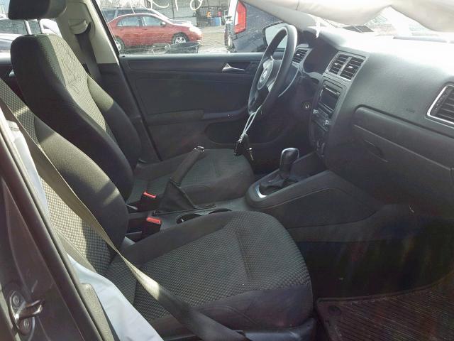 3VW2K7AJ3CM310046 - 2012 VOLKSWAGEN JETTA BASE GRAY photo 5