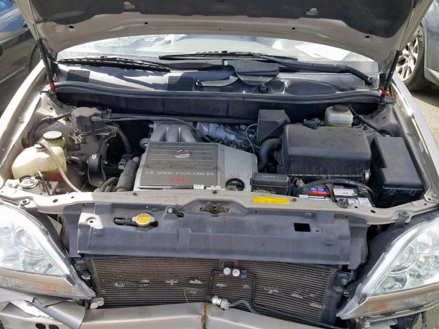 JTJGF10U110088898 - 2001 LEXUS RX 300 GOLD photo 7