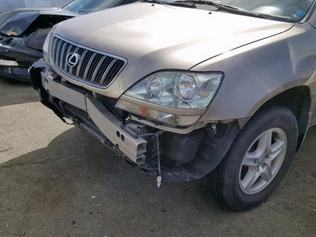 JTJGF10U110088898 - 2001 LEXUS RX 300 GOLD photo 9