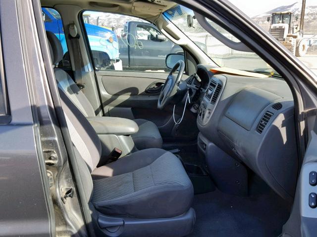 1FMYU93194KA81537 - 2004 FORD ESCAPE XLT GRAY photo 5