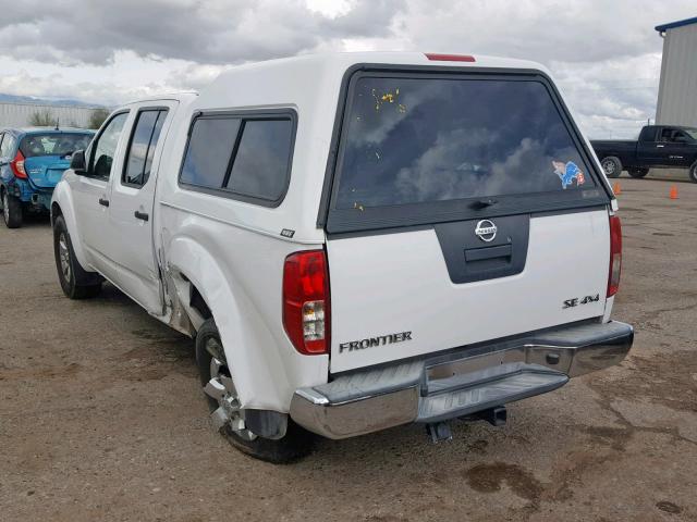 1N6AD07W49C402261 - 2009 NISSAN FRONTIER C WHITE photo 3