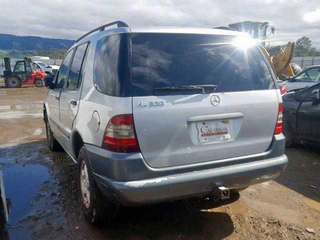 4JGAB54E5XA087248 - 1999 MERCEDES-BENZ ML 320 SILVER photo 3