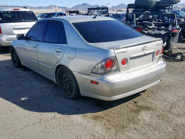 JTHBD192330075012 - 2003 LEXUS IS 300 SILVER photo 3