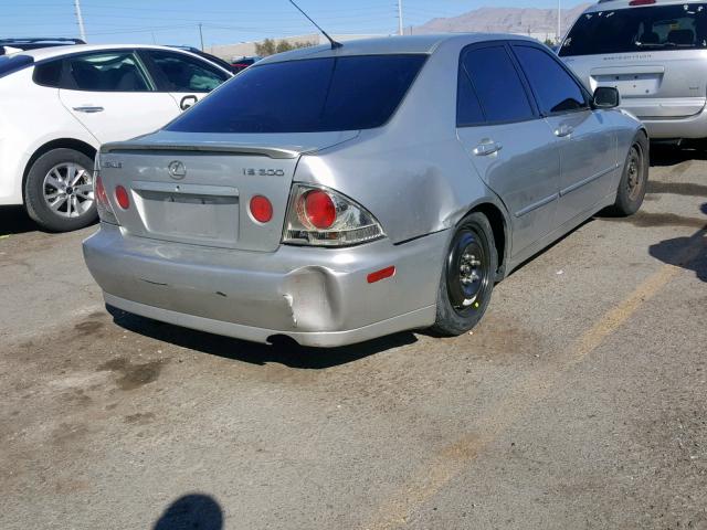 JTHBD192330075012 - 2003 LEXUS IS 300 SILVER photo 4